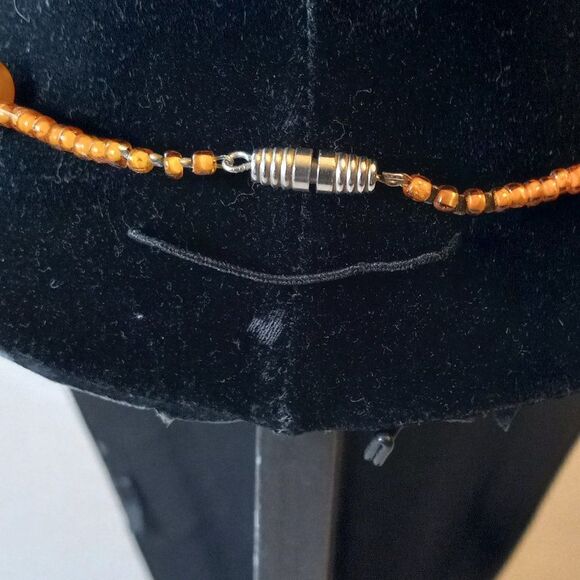 Amber Colored Beaded necklace - Picture 3 of 6